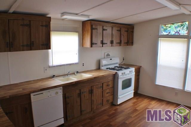 982-983 Aragon Road Montegut, LA 70377 - Photo 32 of 45 Kitchen