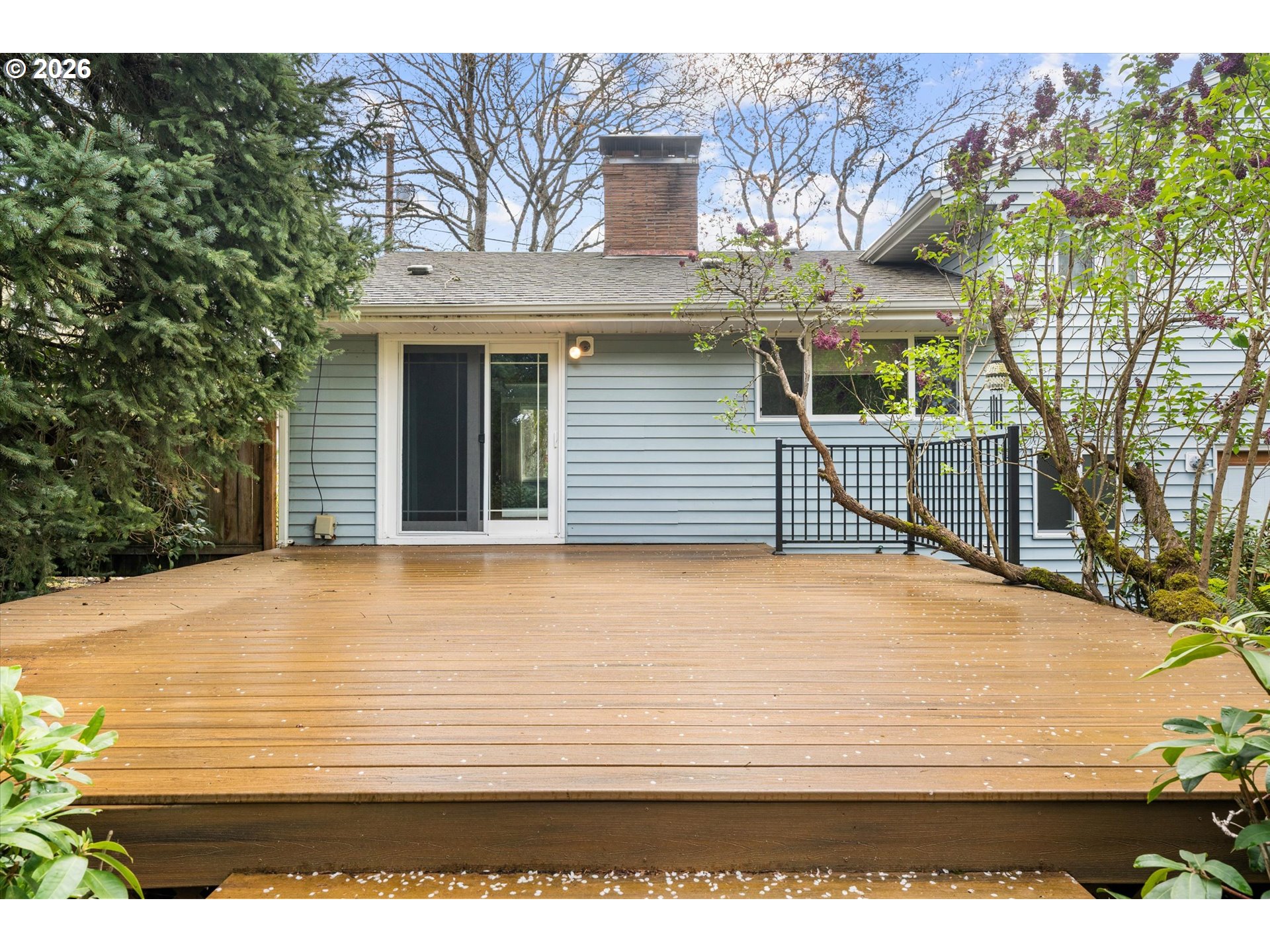 3235 Southeast Silver Springs Road Milwaukie, OR 97222 - Photo 30 of 32 a view of outdoor space and yard