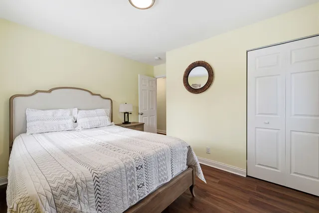 $318,000 | 733 Oriole Drive, Streamwood, IL 60107