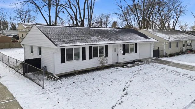 $318,000 | 733 Oriole Drive, Streamwood, IL 60107