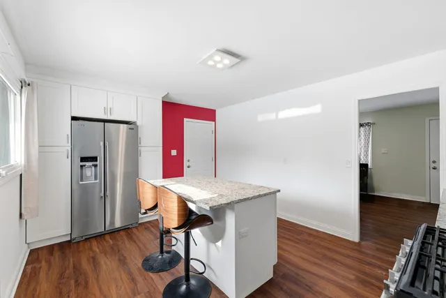 $318,000 | 733 Oriole Drive, Streamwood, IL 60107