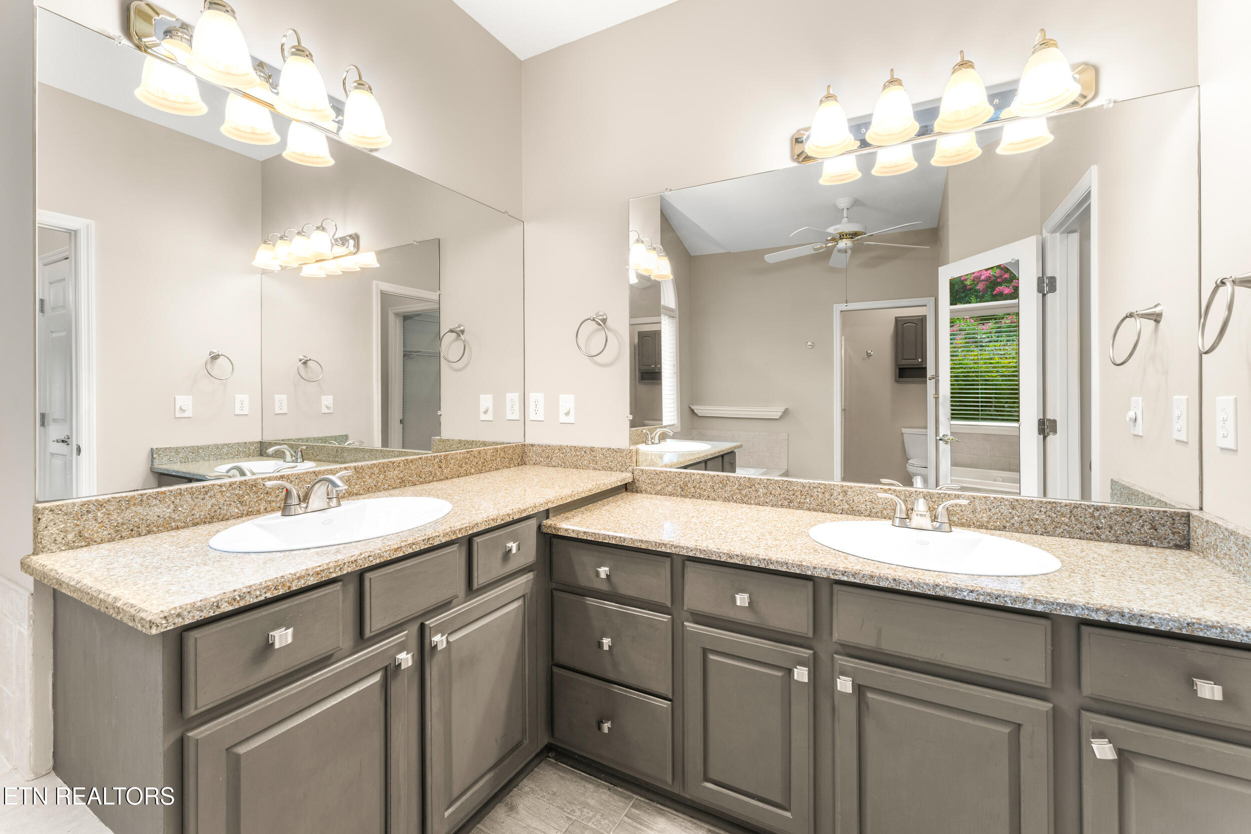 123 Inata Circle Loudon, TN 37774 - Photo 21 of 58 123 inata circle-28