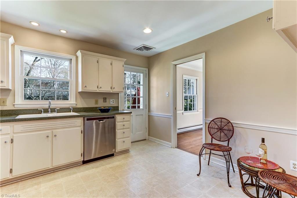 804 Kemp Road West Greensboro, NC 27410 - Photo 11 of 30 Kitchen
