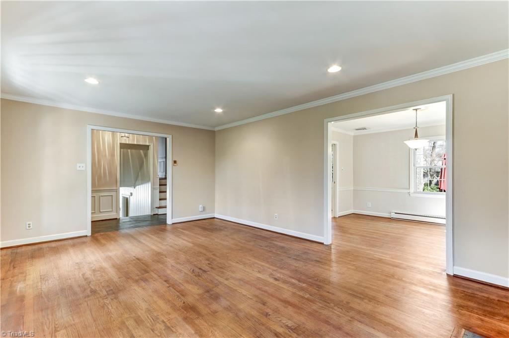 804 Kemp Road West Greensboro, NC 27410 - Photo 7 of 30 Living Room