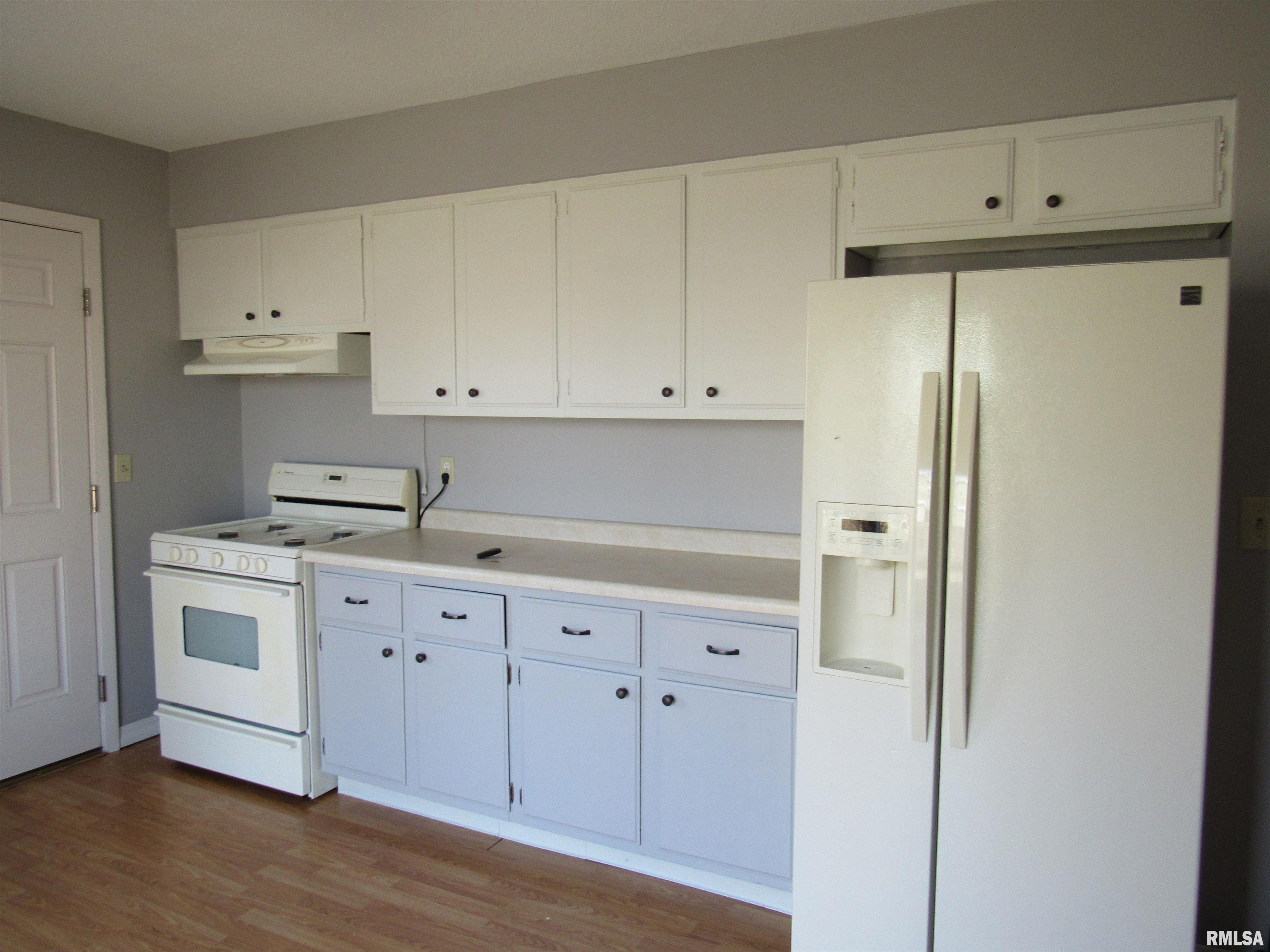 200 West Spring Street Eldridge, IA 52748 - Photo 5 of 10