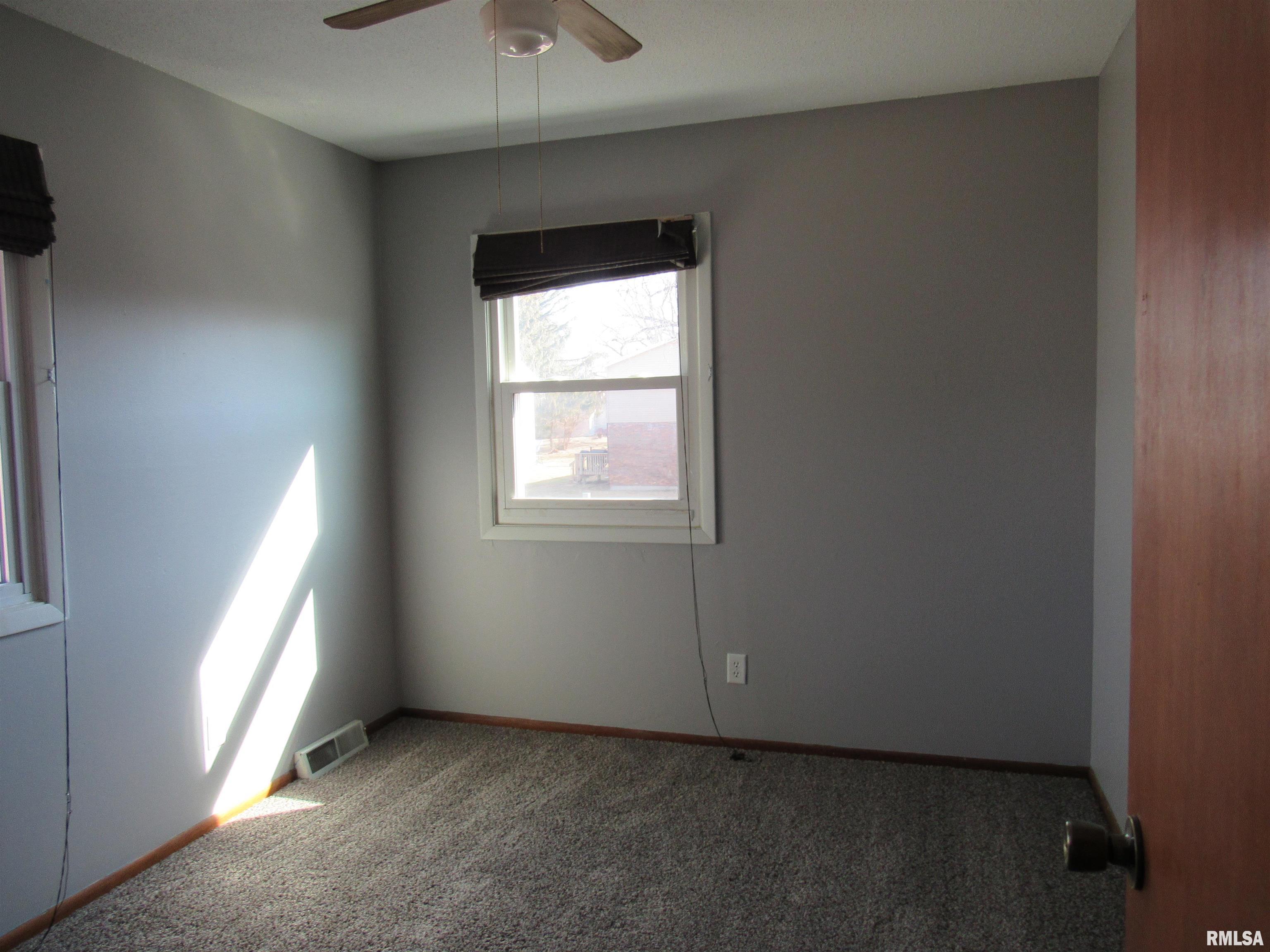 200 West Spring Street Eldridge, IA 52748 - Photo 9 of 10