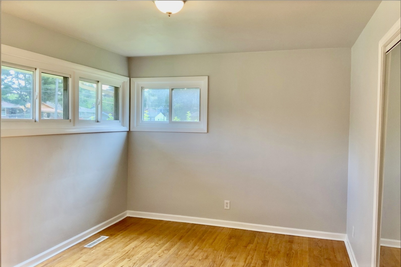 3929 Pinecrest Road Rockford, IL 61107 - Photo 21 of 33 an empty room with a window
