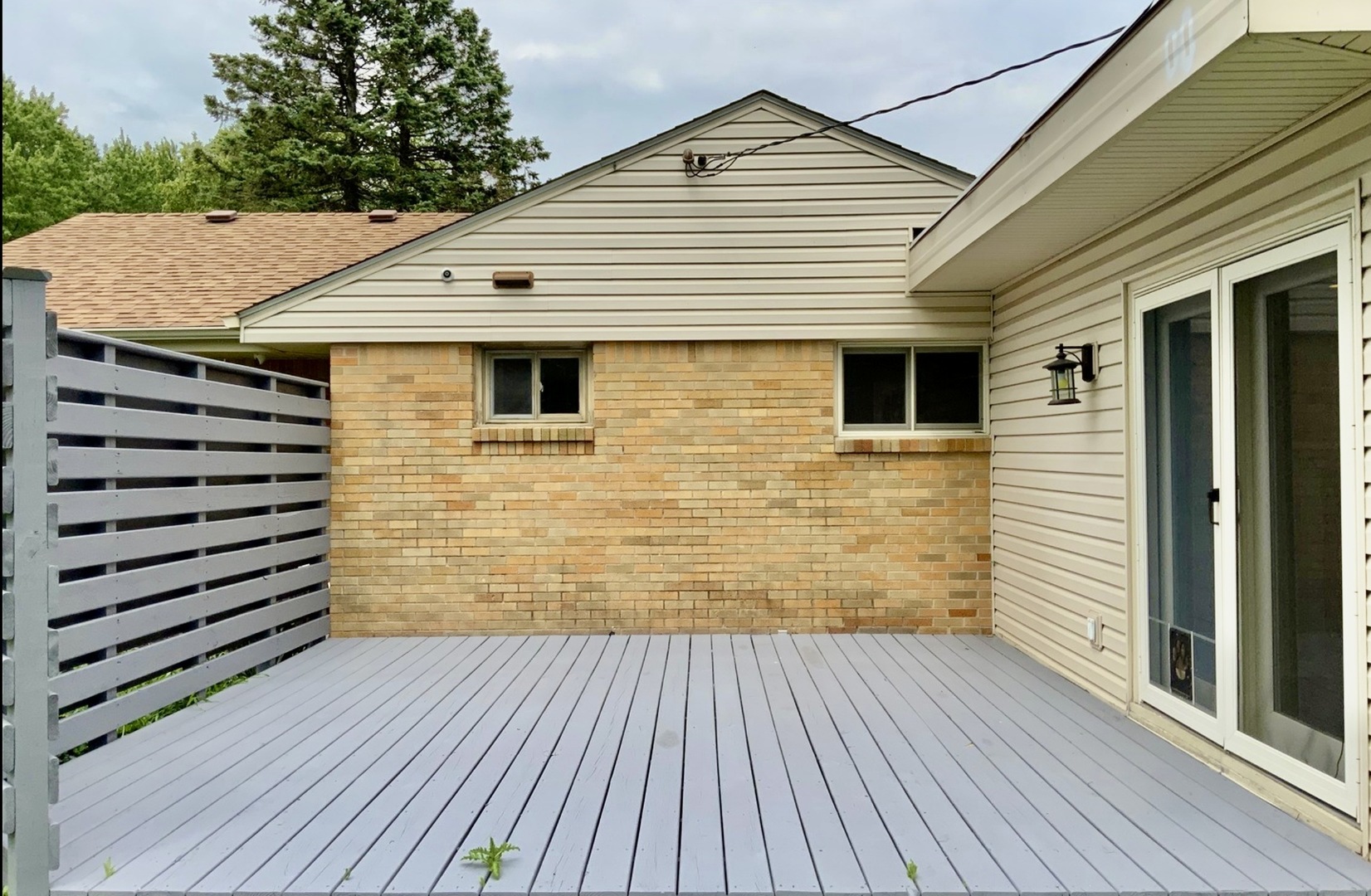 3929 Pinecrest Road Rockford, IL 61107 - Photo 32 of 33 a view of a roof deck