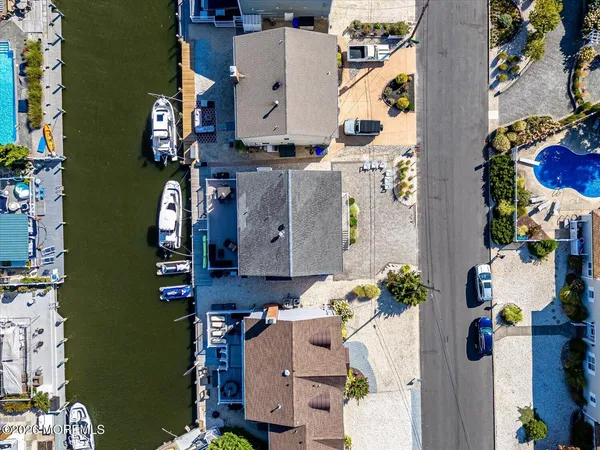 $2,199,000 | 308 Cove Drive, Mantoloking, NJ 08738