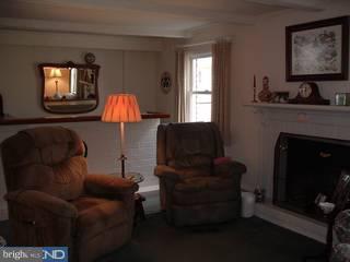 921 Edwards Drive Springfield, PA 19064 - Photo 4 of 6 Gallery Image 4