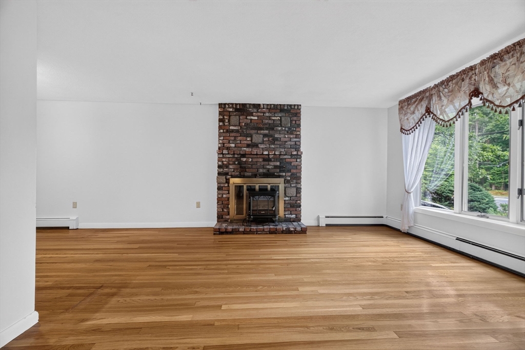 168 Groton Road Westford, MA 01886 - Photo 5 of 42