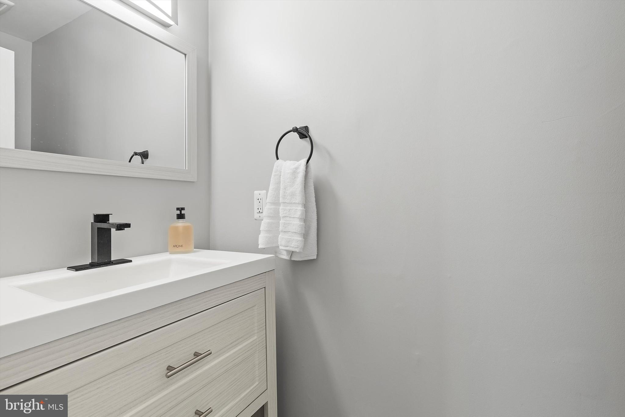 3135 Apple Road Northeast, Unit 4 Washington, DC 20018 - Photo 6 of 22 Bathroom on the main level