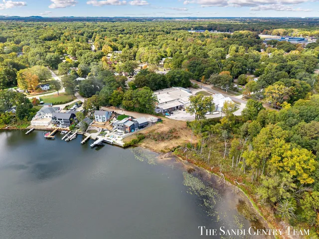 $799,900 | 148 Lake Street, Fruitport, MI 49415