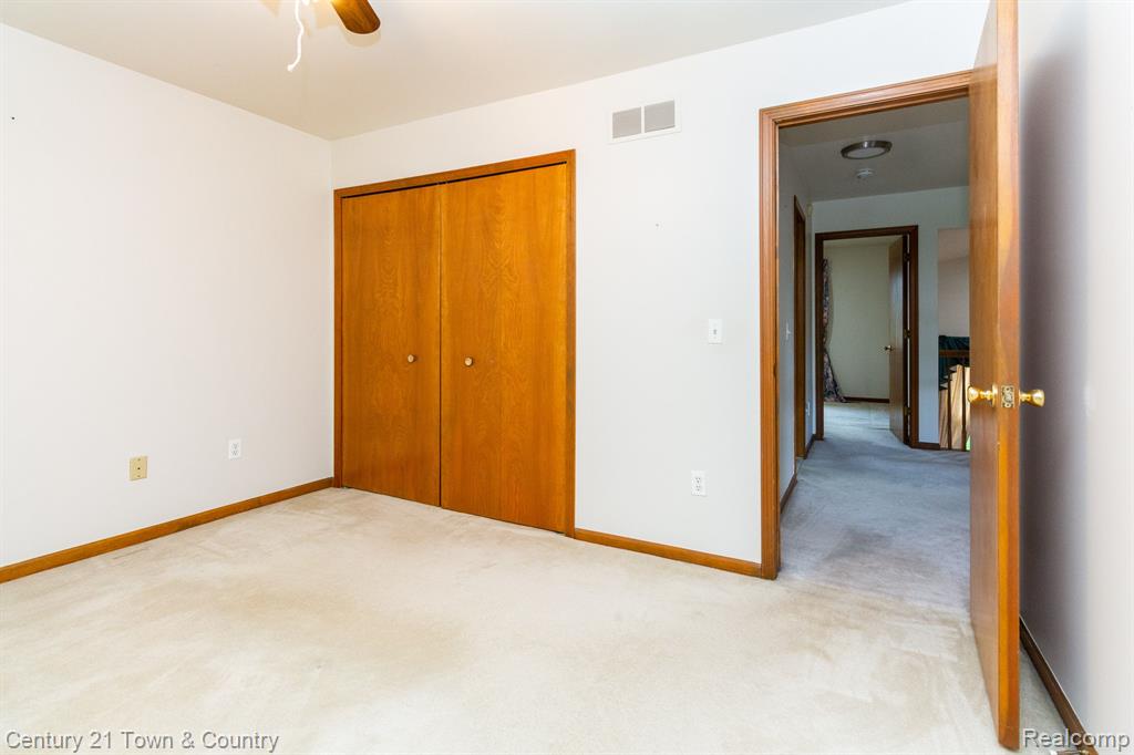 186 Windrift Rochester Hills, MI 48307 - Photo 31 of 46