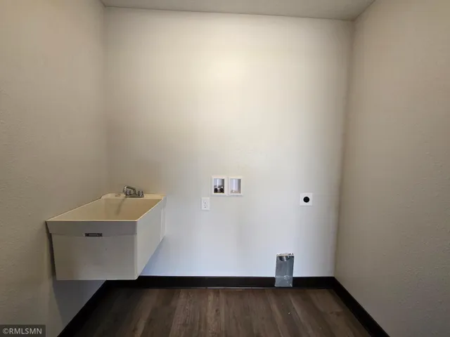 $329,900 | 807 Pondview Drive, Arlington, MN 55307