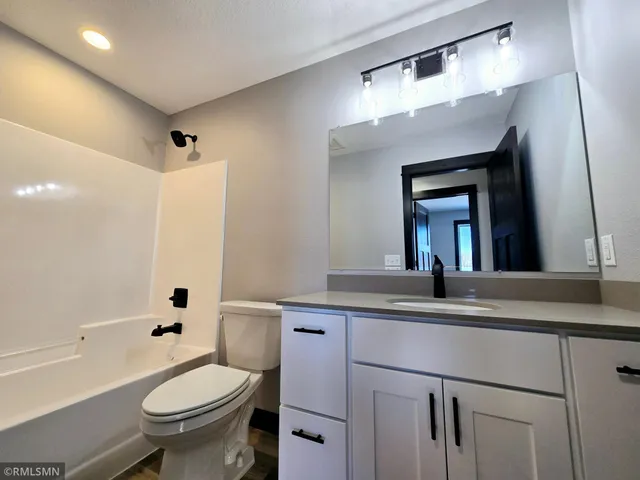 $329,900 | 807 Pondview Drive, Arlington, MN 55307