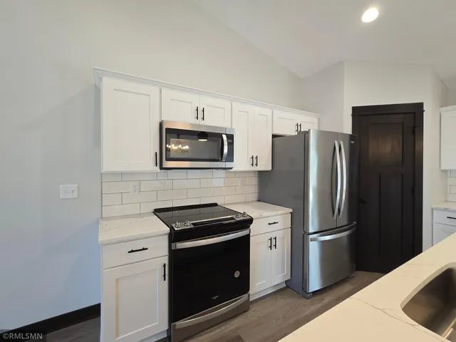 $329,900 | 807 Pondview Drive, Arlington, MN 55307