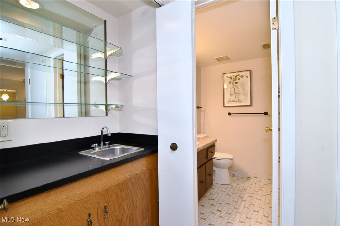 3701 Mayfield Road, Unit 304 Cleveland, OH 44121 - Photo 33 of 39 Gallery Image 33