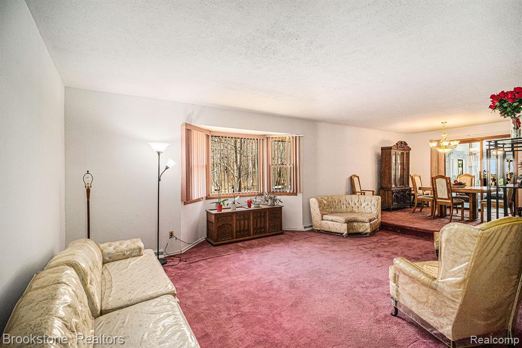 28340 Elwell Road Belleville, MI 48111 - Photo 7 of 36