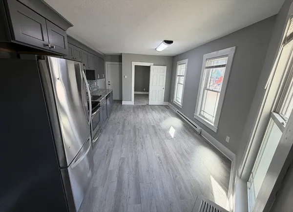 $1,800 | 28 King Street, Unit 2, Westfield, MA 01085