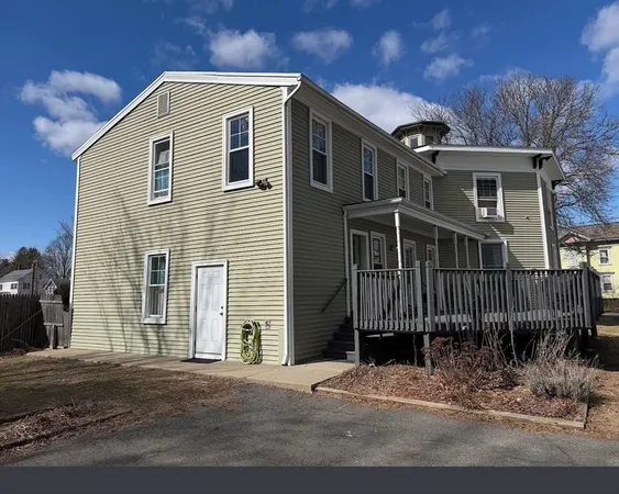 $1,800 | 28 King Street, Unit 2, Westfield, MA 01085