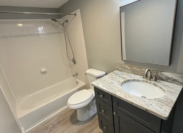 $1,800 | 28 King Street, Unit 2, Westfield, MA 01085