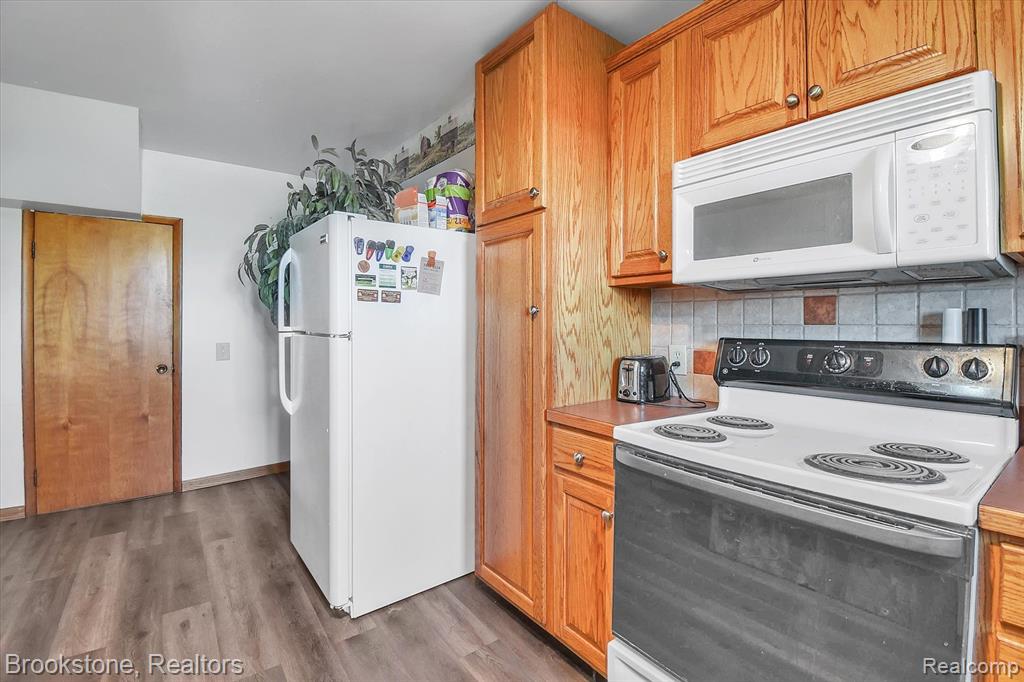 10150 Easton Road New Lothrop, MI 48460 - Photo 12 of 40