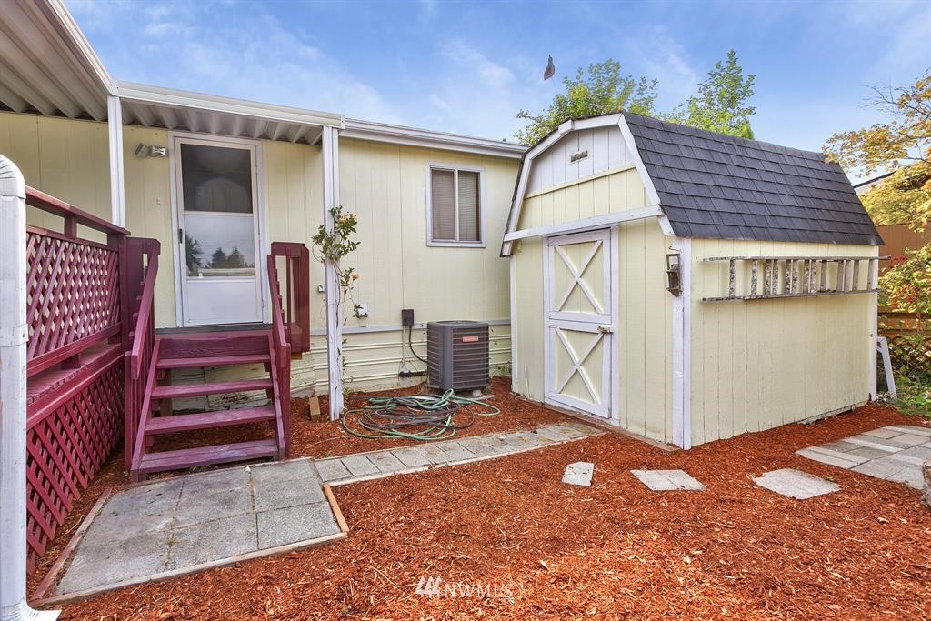 12523 Northeast 199th Street Bothell, WA 98011 - Photo 18 of 19 Gallery Image 18