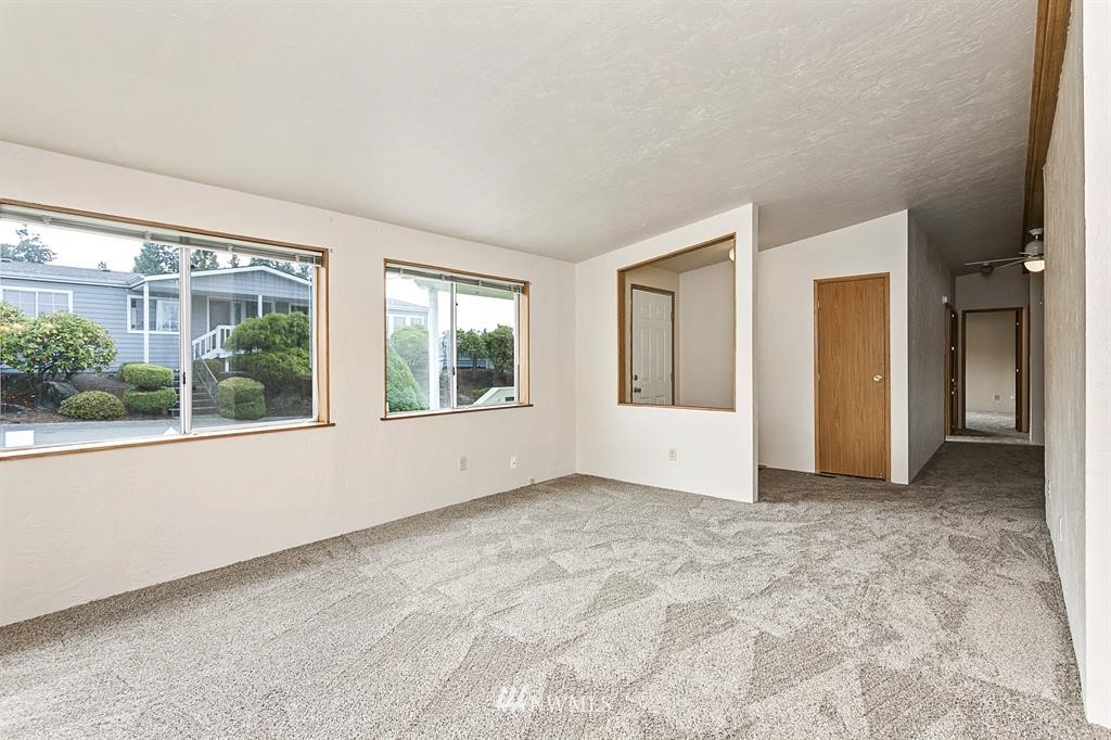 12523 Northeast 199th Street Bothell, WA 98011 - Photo 4 of 19 Gallery Image 4