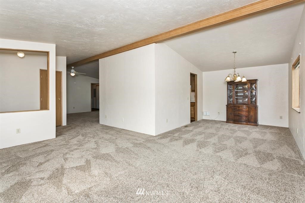 12523 Northeast 199th Street Bothell, WA 98011 - Photo 5 of 19 Gallery Image 5