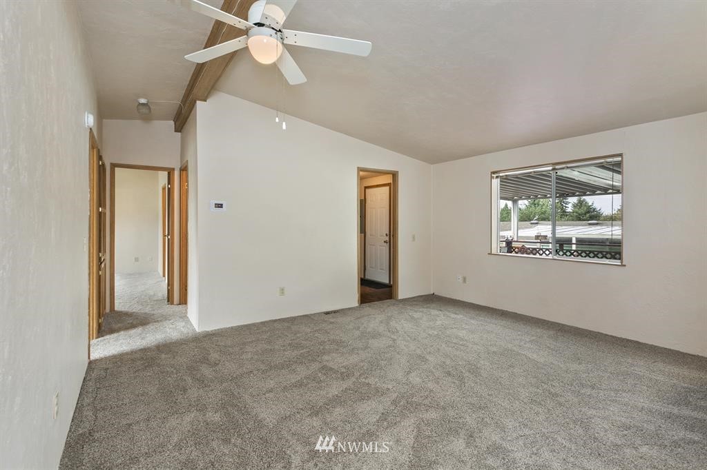 12523 Northeast 199th Street Bothell, WA 98011 - Photo 8 of 19 Gallery Image 8