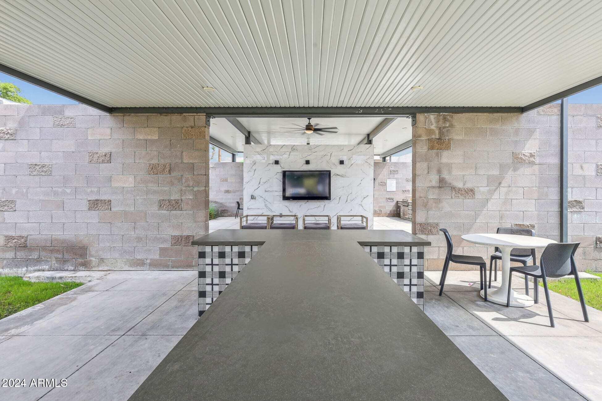 949 South Longmore, Unit 1 Mesa, AZ 85202 - Photo 14 of 22 Outdoor Dining