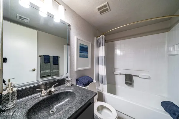 $1,315 | 949 South Longmore, Unit 1, Mesa, AZ 85202