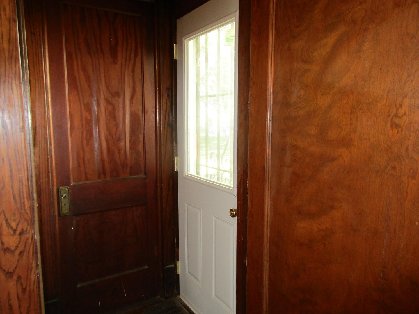 369 South Chicago Avenue Kankakee, IL 60901 - Photo 24 of 40 a bathroom with a window