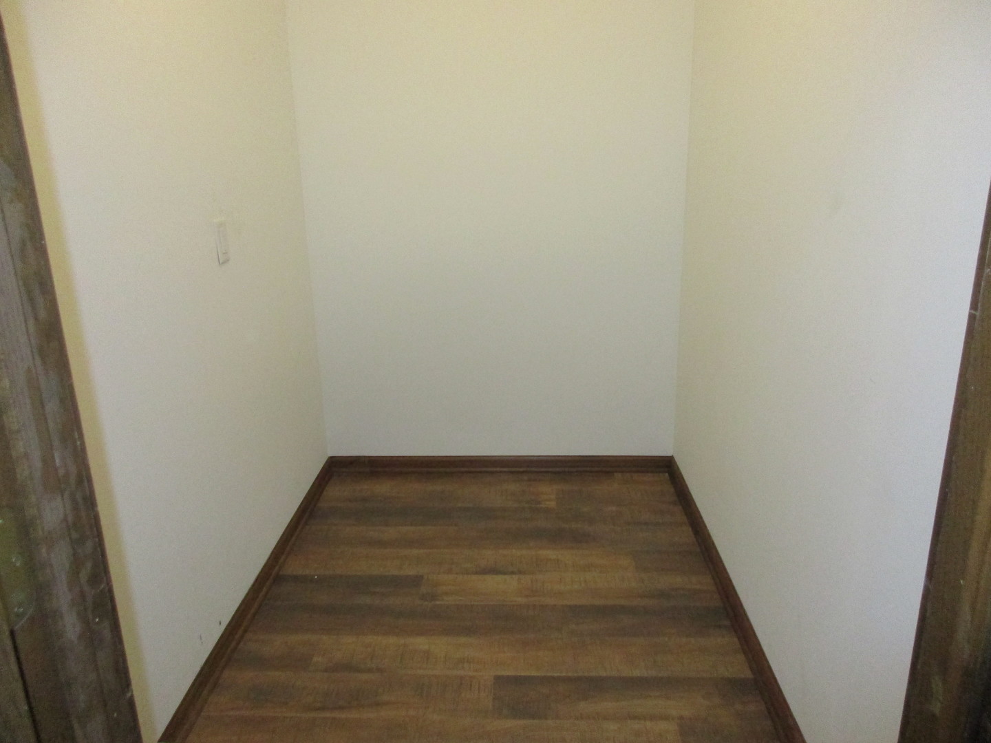 369 South Chicago Avenue Kankakee, IL 60901 - Photo 29 of 40 a view of a hallway