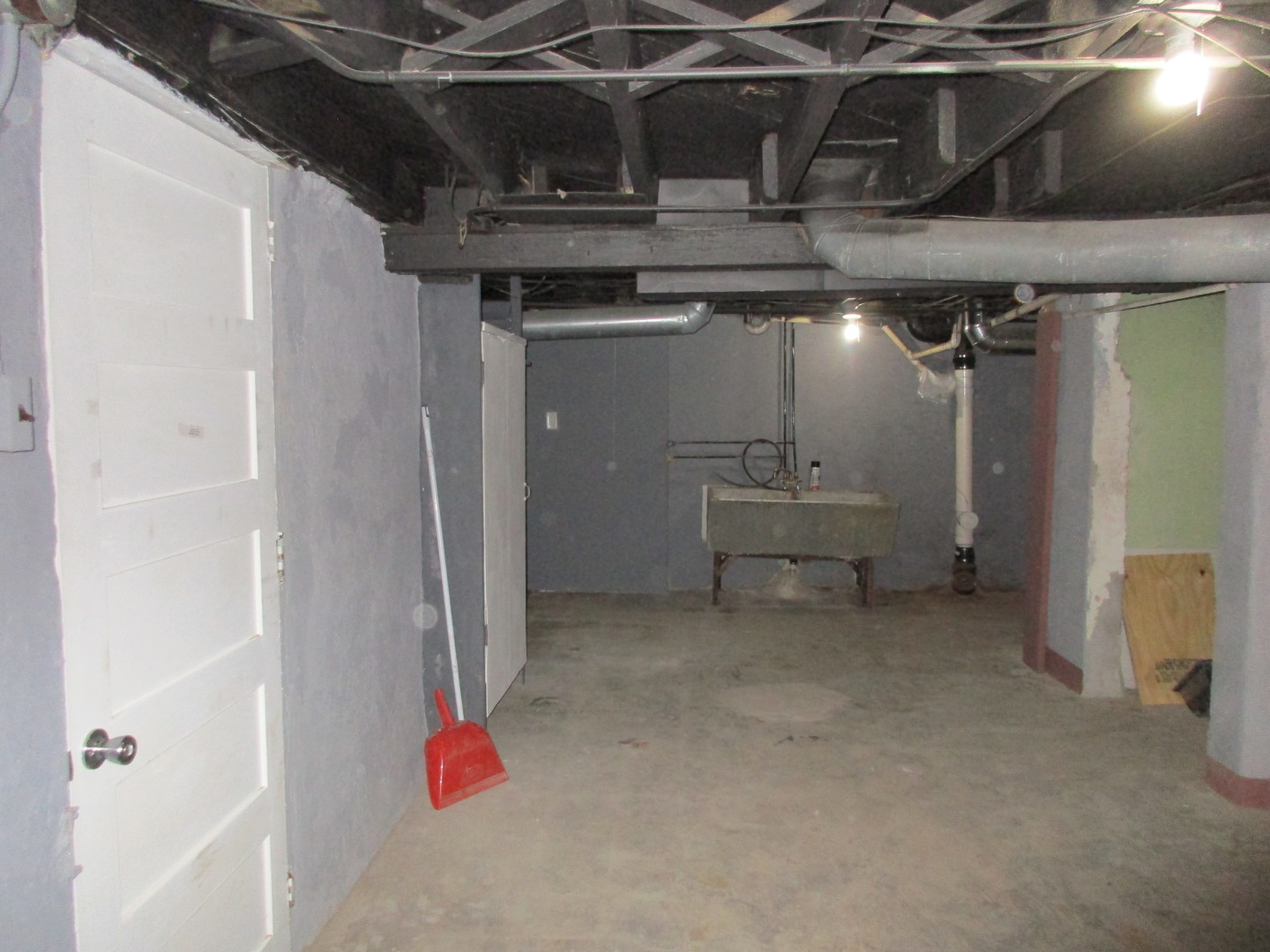 369 South Chicago Avenue Kankakee, IL 60901 - Photo 34 of 40 a utility room with closet