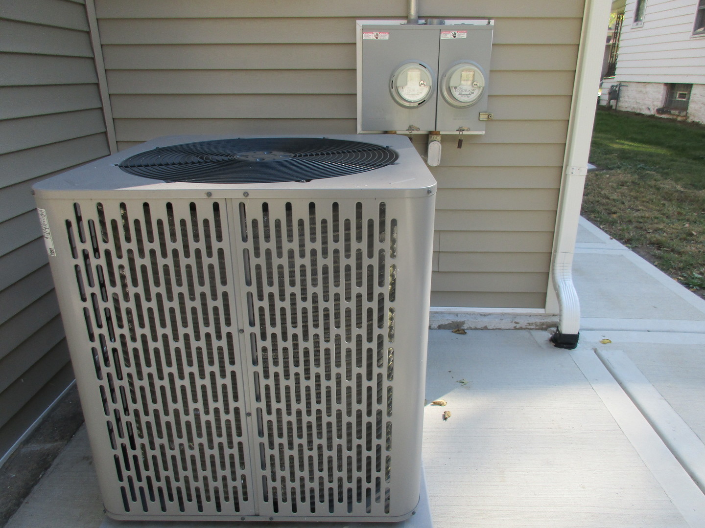 369 South Chicago Avenue Kankakee, IL 60901 - Photo 39 of 40 a view of a door and a window