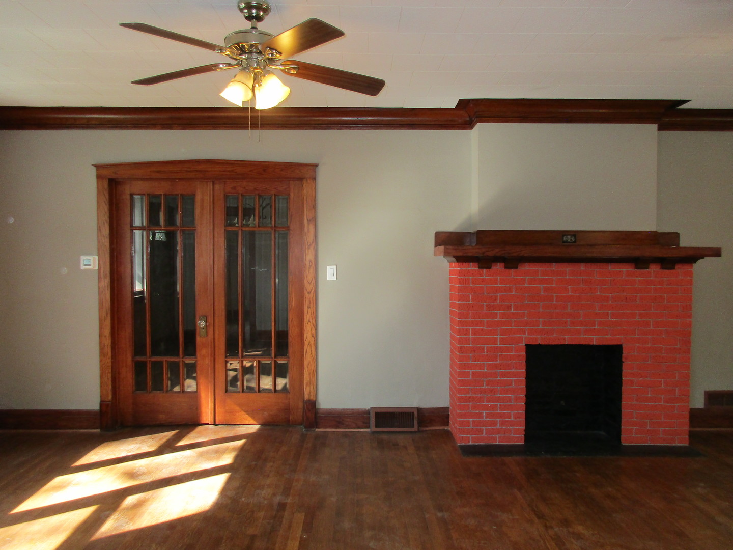 369 South Chicago Avenue Kankakee, IL 60901 - Photo 8 of 40 a view of entryway with a front door