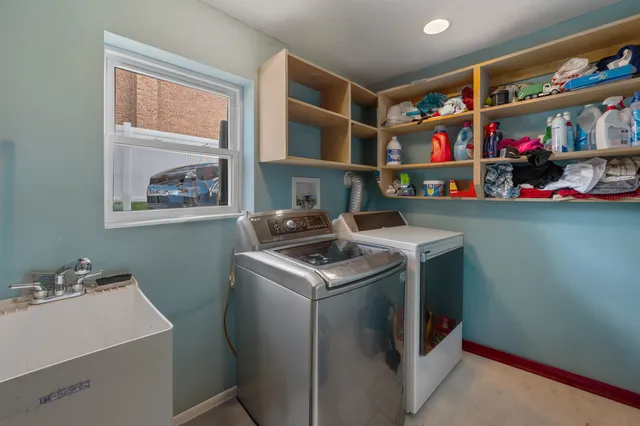 $625,000 | 8426 West Betty Terrace, Niles, IL 60714