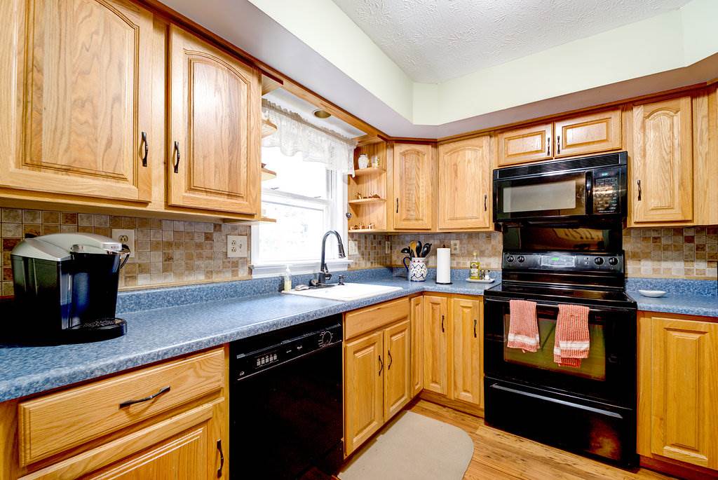 7 Shoal Creek Road Hudson, NH 03051 - Photo 11 of 33 Gallery Image 11