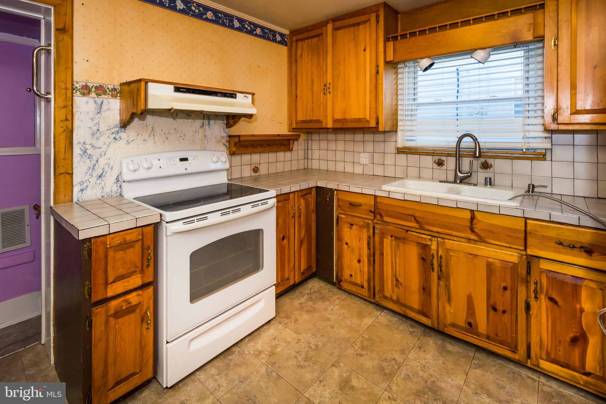 15 Compass Road Middle River, MD 21220 - Photo 12 of 40 Kitchen