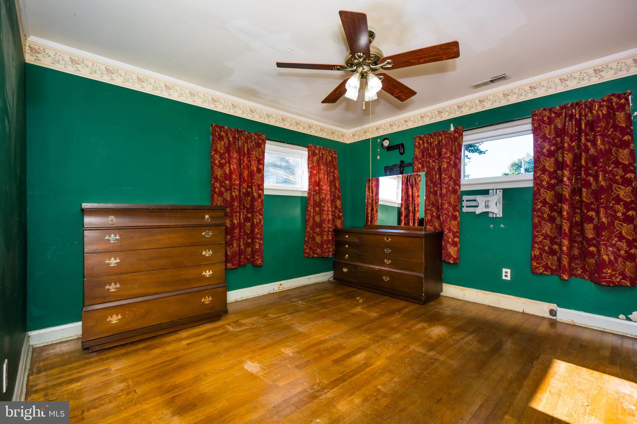 15 Compass Road Middle River, MD 21220 - Photo 17 of 40 Primary Bedroom