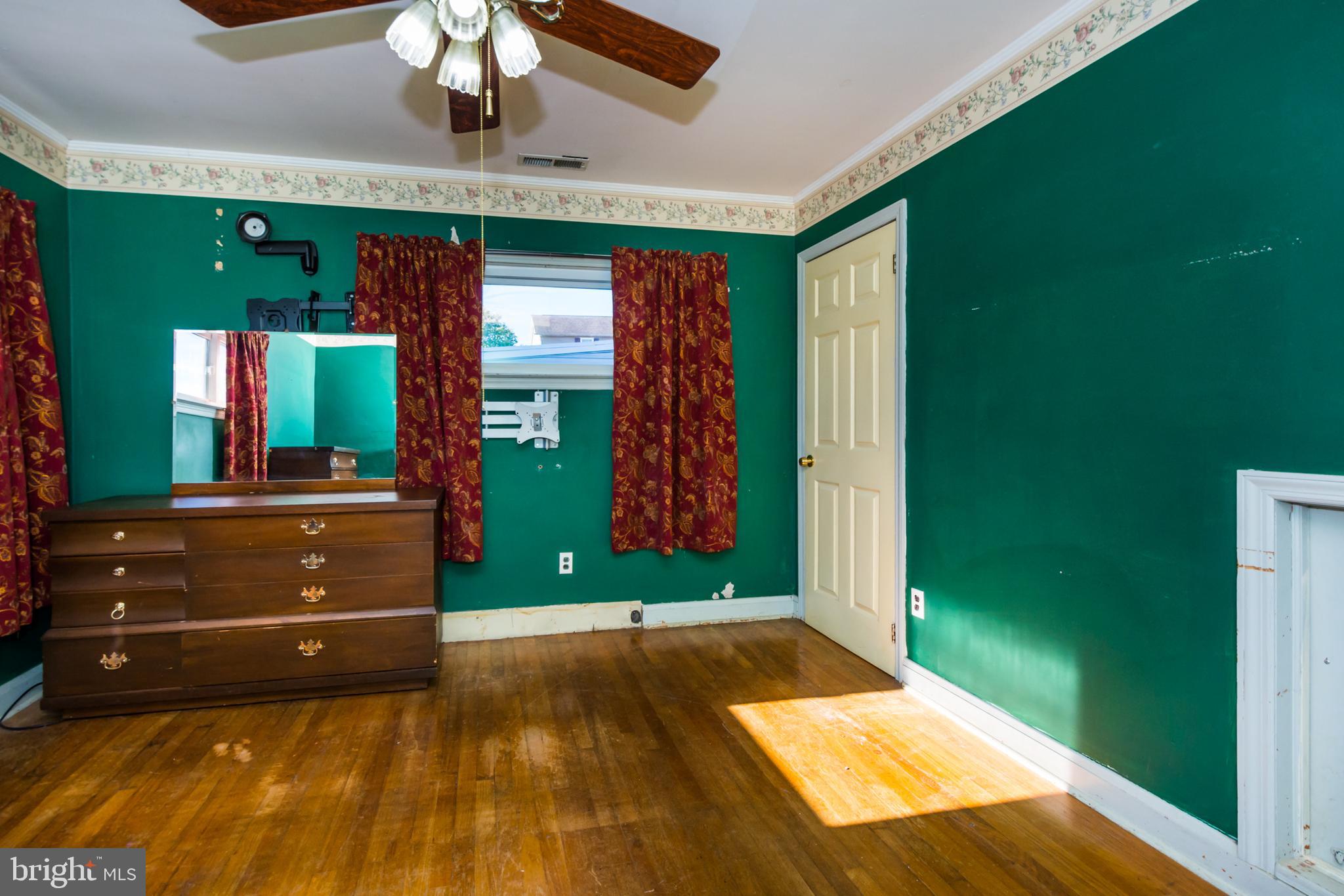 15 Compass Road Middle River, MD 21220 - Photo 19 of 40 Primary Bedroom