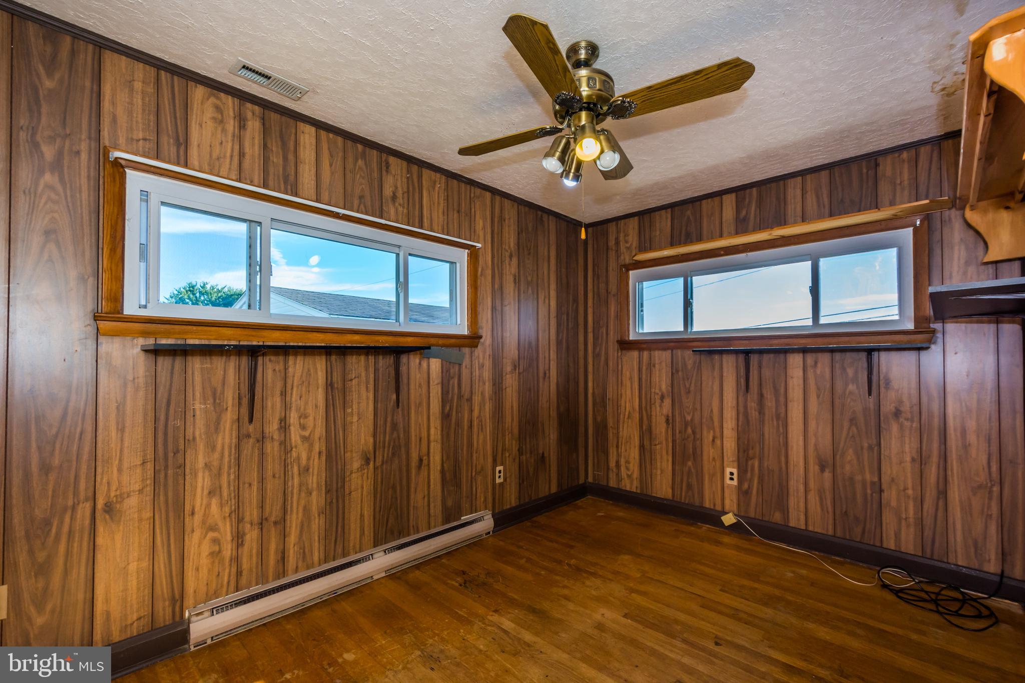 15 Compass Road Middle River, MD 21220 - Photo 20 of 40 Primary Bedroom