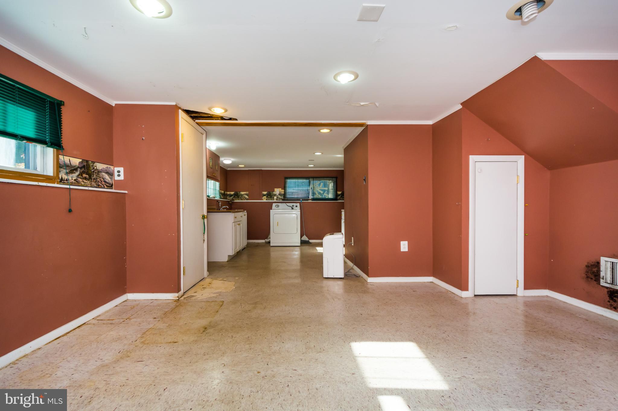 15 Compass Road Middle River, MD 21220 - Photo 29 of 40 Family Room