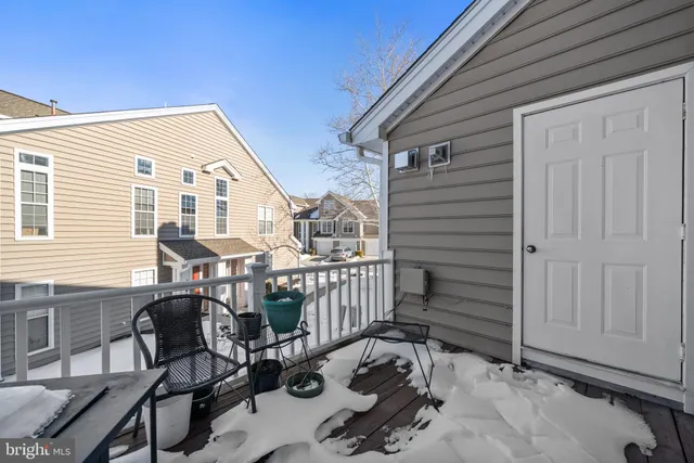 $330,000 | 13825 King Frederick Way, Unit 707, Upper Marlboro, MD 20772