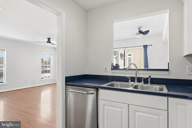 $330,000 | 13825 King Frederick Way, Unit 707, Upper Marlboro, MD 20772