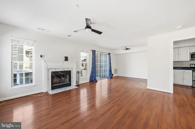 $330,000 | 13825 King Frederick Way, Unit 707, Upper Marlboro, MD 20772