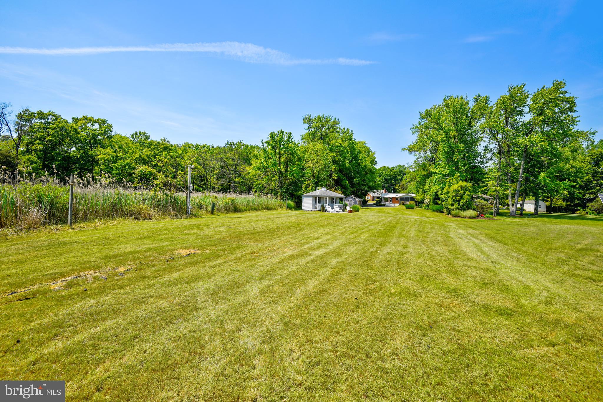 1031 Turkey Point Road Edgewater, MD 21037 - Photo 29 of 69 Great yard for entertaining.
