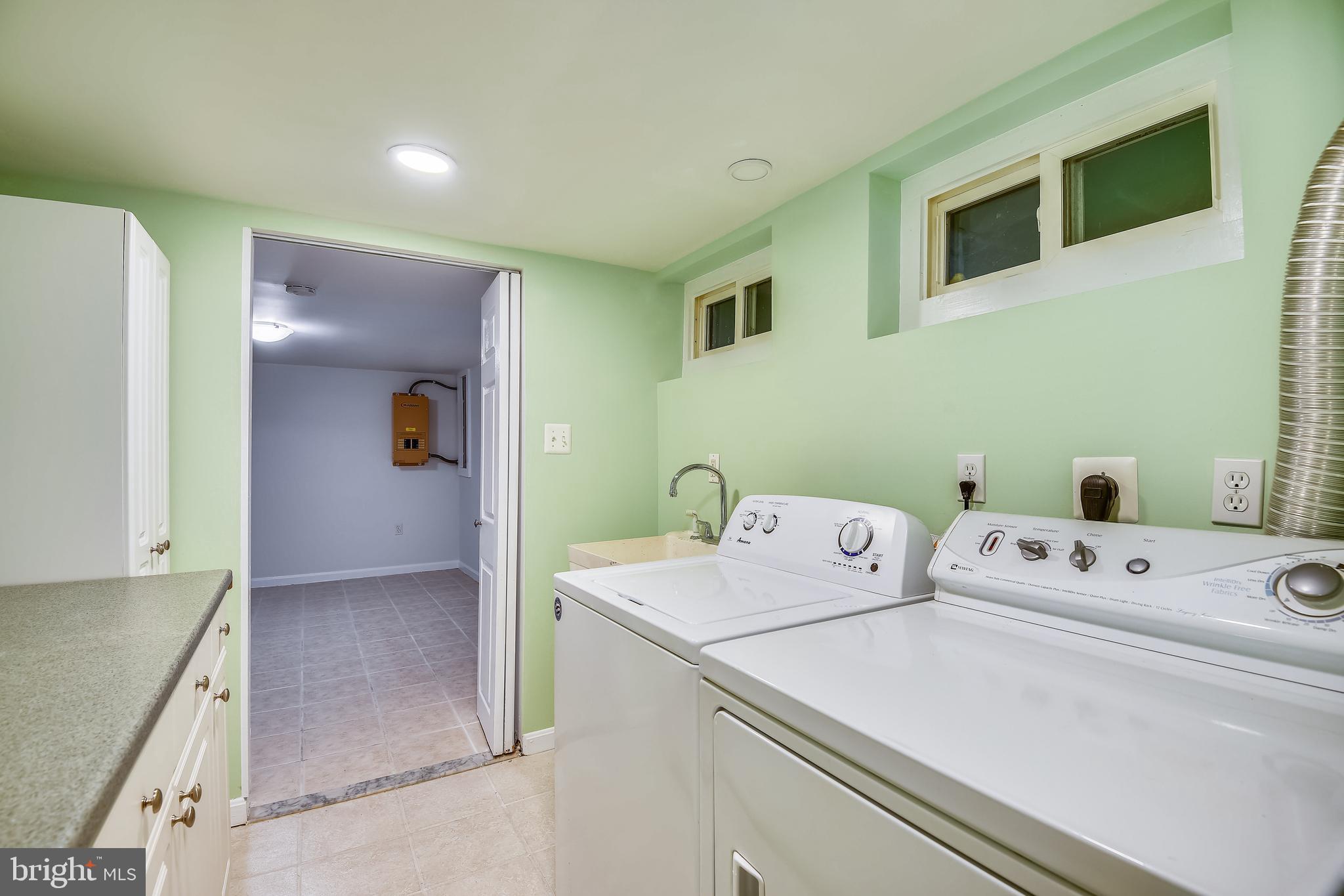 1031 Turkey Point Road Edgewater, MD 21037 - Photo 50 of 69 Laundry room